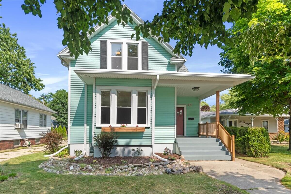 Sheboygan Home For Sale | 2317 N 5th St | Pleasant View Realty